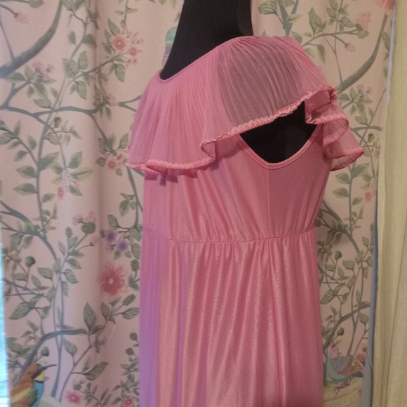 Vintage 1960s woman's full length polyester popsicle pink nightgown - Picture 7 of 13